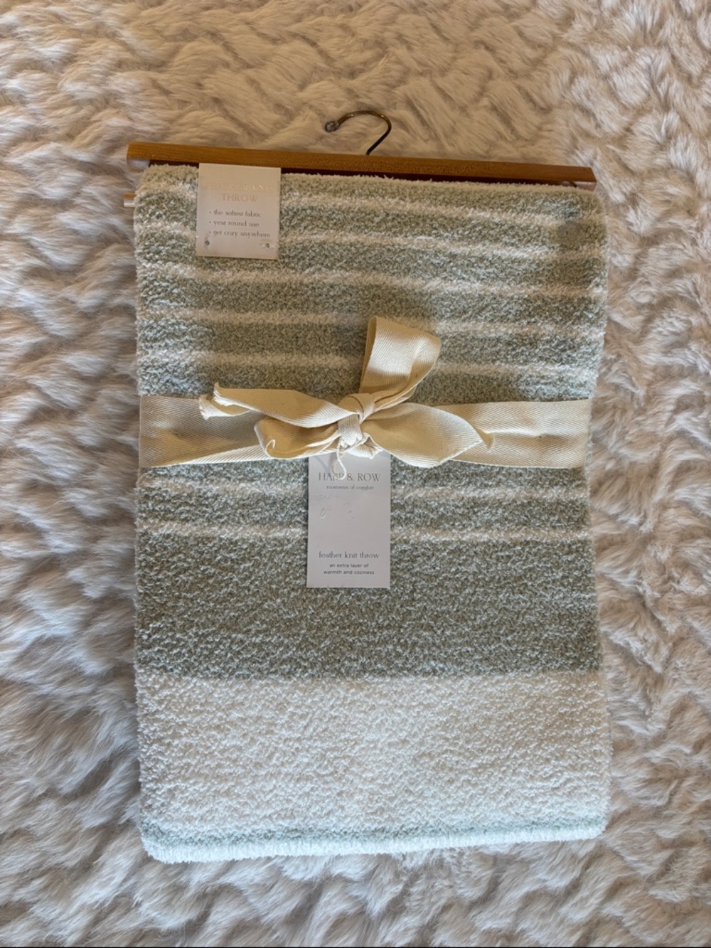Feather Knit Throw